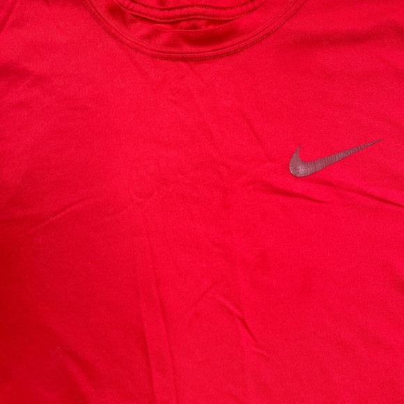 Nike Dri-Fit Red Logo T-Shirt - Picture 3 of 13